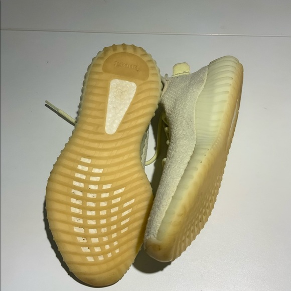 Adidas Yeezy 350 V2 “Butter color” - Picture 4 of 5